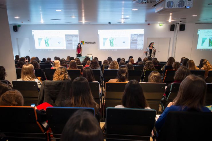 Do It Girls, foi o evento da Microsoft destinado às jovens universitárias Do It Girls, foi o evento da Microsoft destinado às jovens universitárias